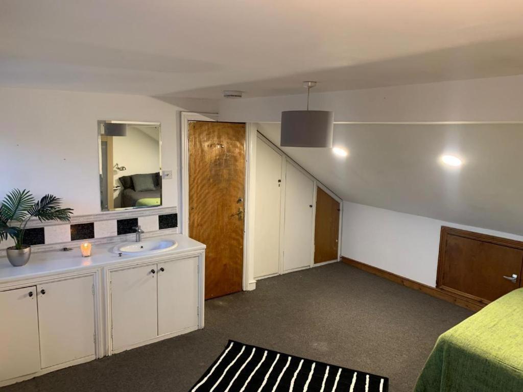 Guest House Balham, South London Spacious, Lambert, 6 Rooms Available Værelse billede