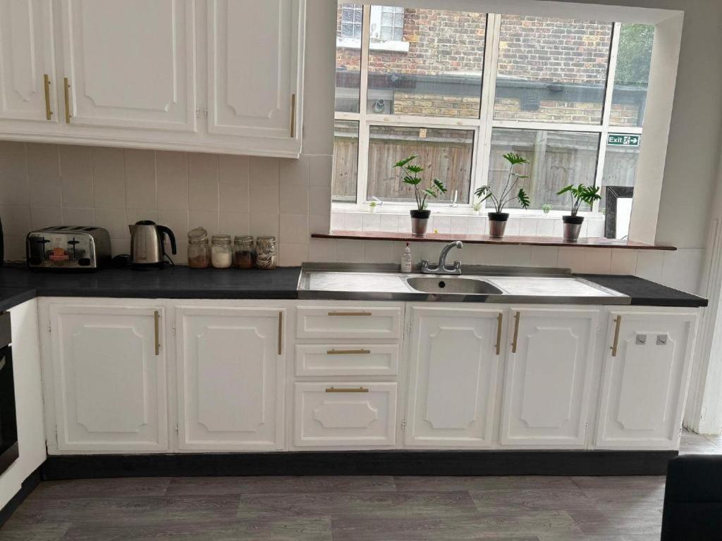 Guest House Balham, South London Spacious, Lambert, 6 Rooms Available Eksteriør billede